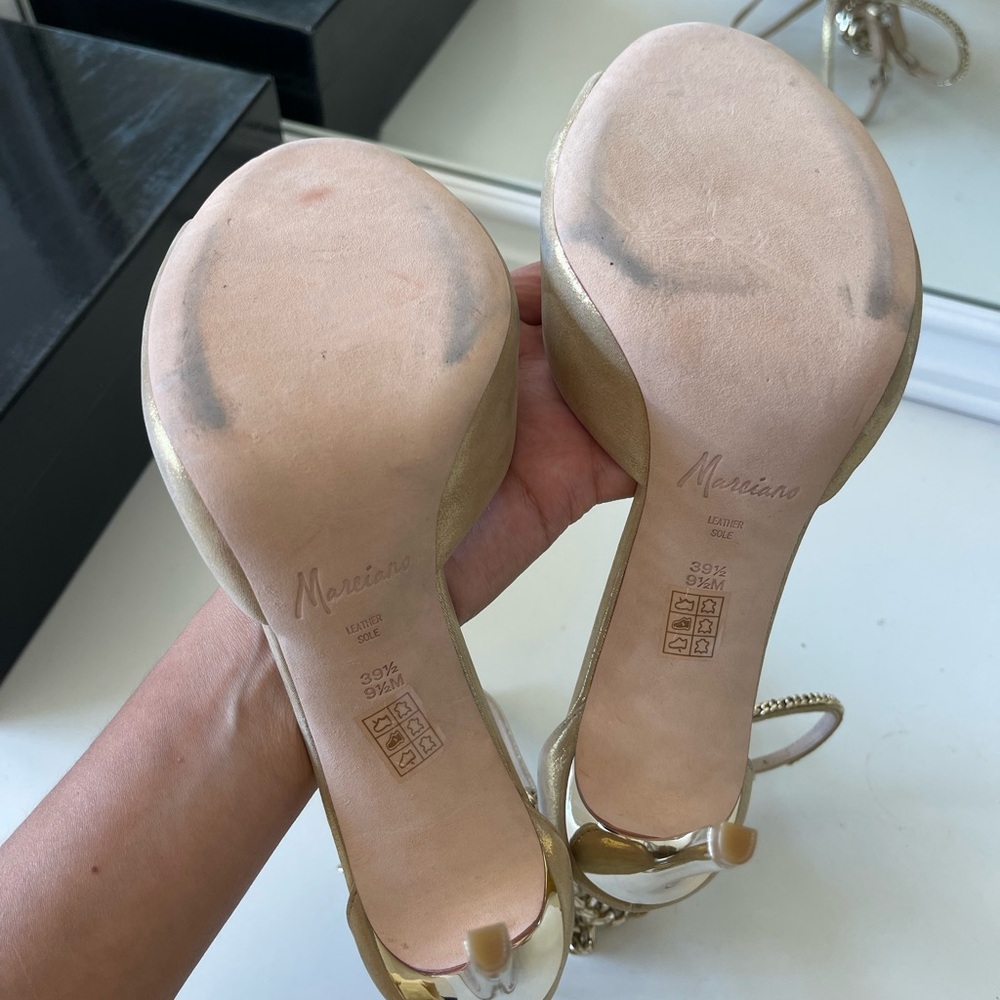 MARCIANO Elegant Gold Peep-Toe Stiletto Heels with Chain Detail Size 9.5 - Picture 5 of 5